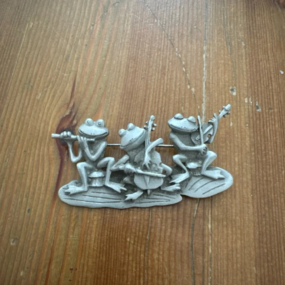 Vintage Decorative Frog Figurine Set - Pewter / JJ